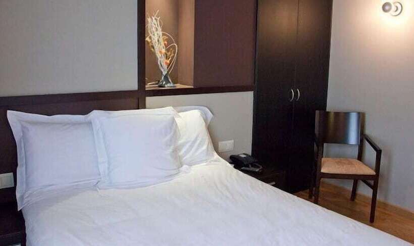 스탠다드 룸, Bernat De So