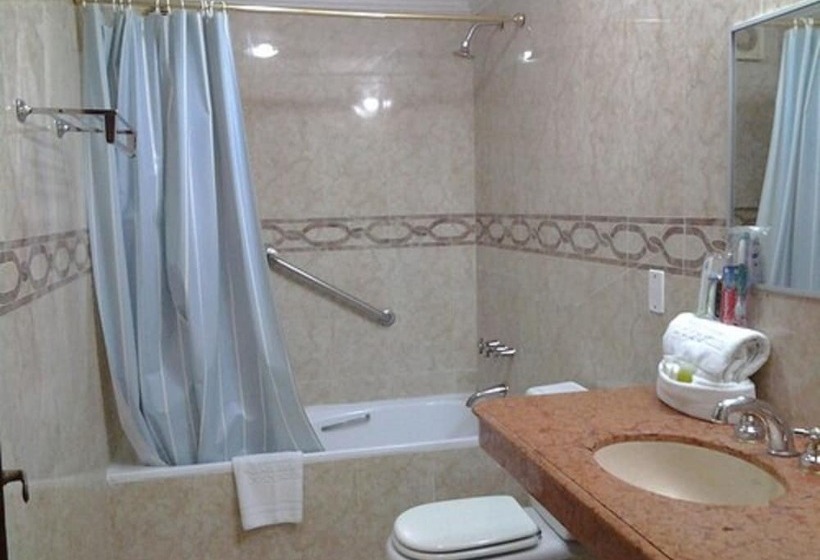 Номер Стандарт Вид на Сад, Canciller