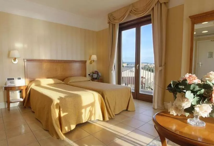 اتاق سوپریور با چشم‌انداز جانبی دریا, Dioscuri Bay Palace