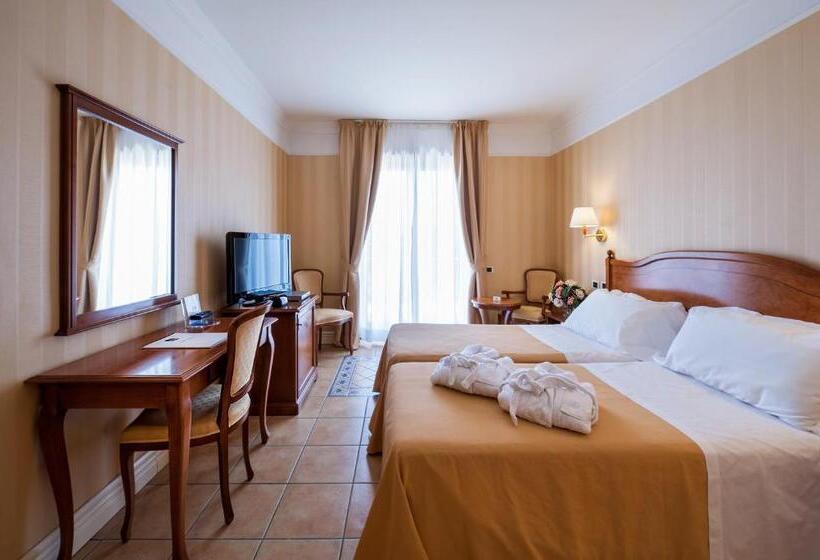 Номер Superior Боковой Вид на Море, Dioscuri Bay Palace