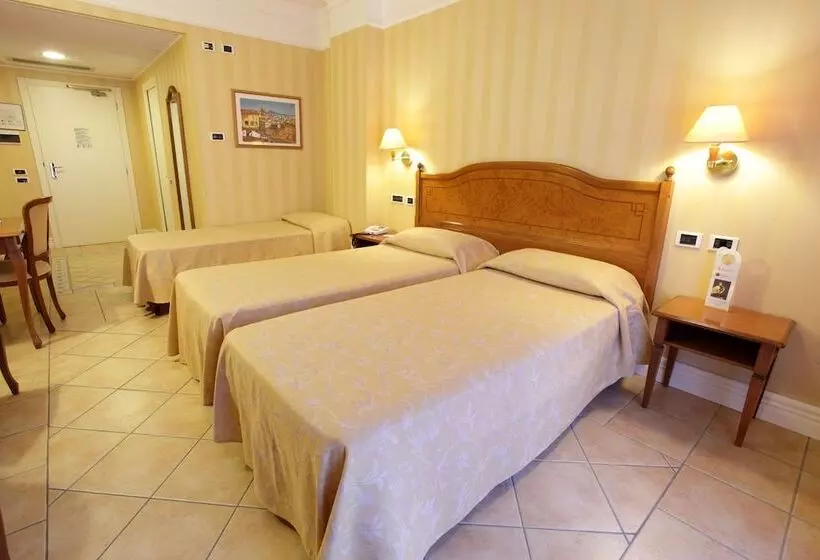اتاق استاندارد سه نفره, Dioscuri Bay Palace