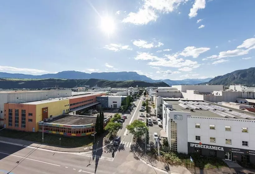 デラックスルーム, Four Points Sheraton Bolzano Bozen
