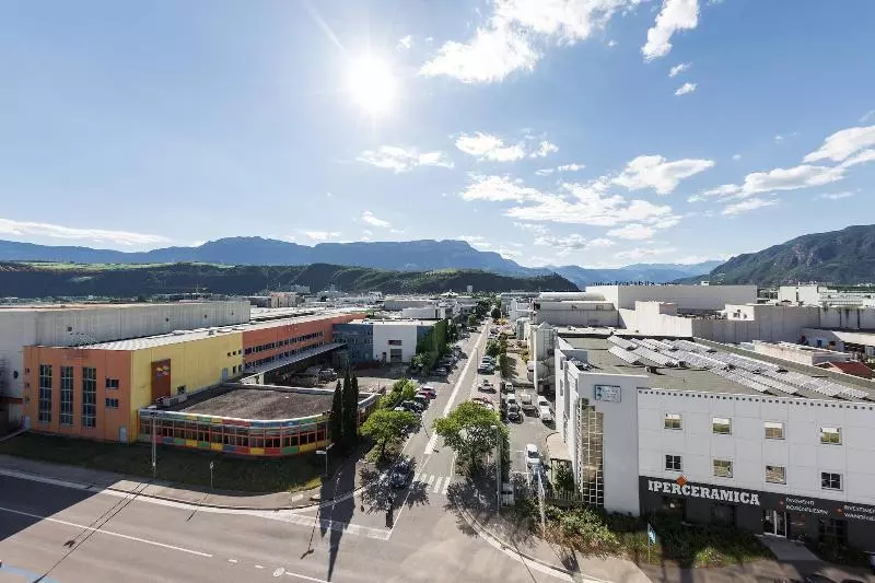 キングサイズベッドのデラックスルーム, Four Points Sheraton Bolzano Bozen