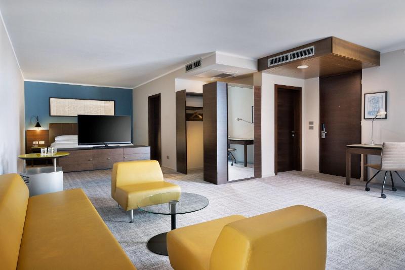 이그제큐티브 스위트 킹침대, Four Points Sheraton Bolzano Bozen