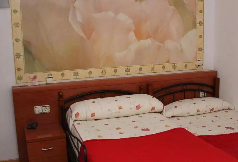 スタンダード４人部屋, Hostal Isis