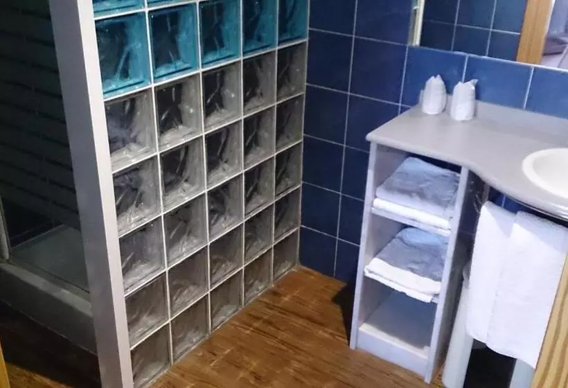 スタンダードトリプルルーム, Hostal Isis