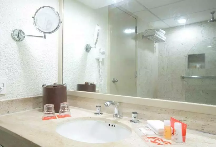اتاق لوکس با چشم‌انداز دریا, Krystal® Cancún