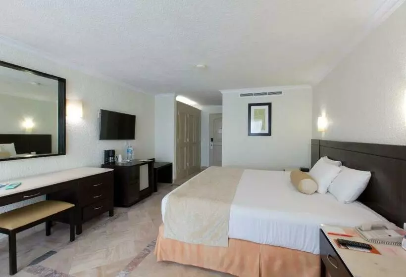 اتاق استاندارد با تخت بزرگ, Krystal® Cancún
