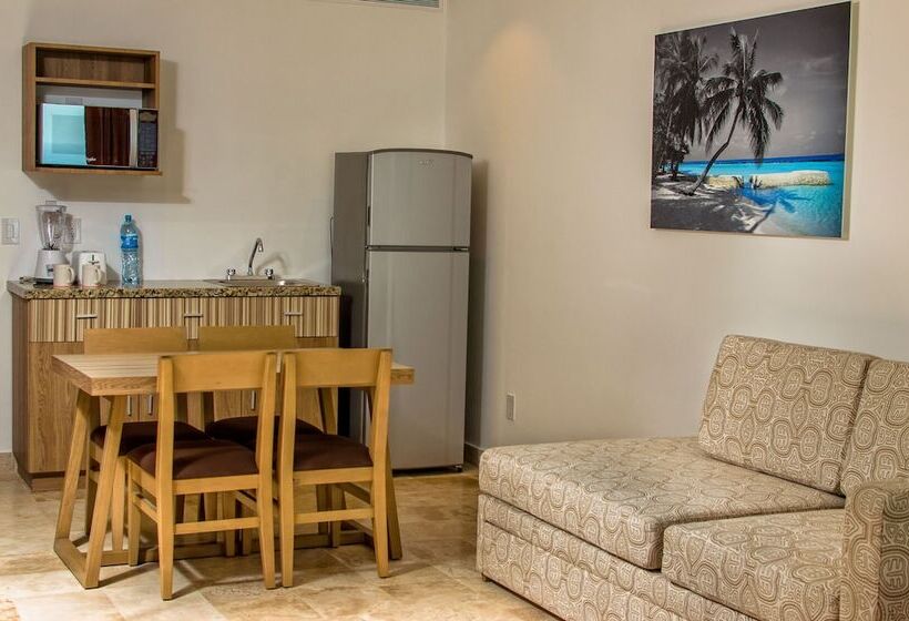 Family studio with sea view, Krystal Cancun