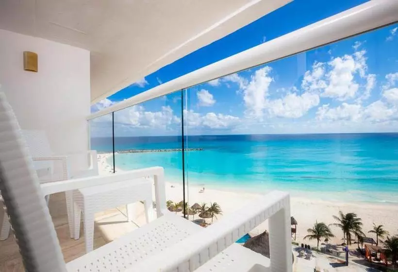 اتاق لوکس با چشم‌انداز دریا, Krystal® Cancún