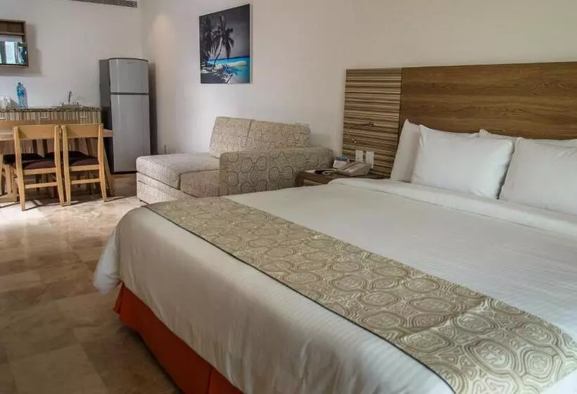 Family studio with sea view, Krystal® Cancún