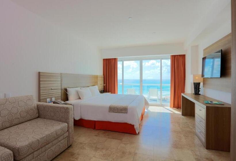 Family studio with sea view, Krystal Cancun