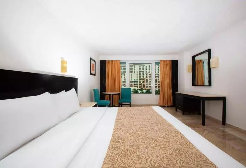 اتاق استاندارد با تخت بزرگ, Krystal® Cancún
