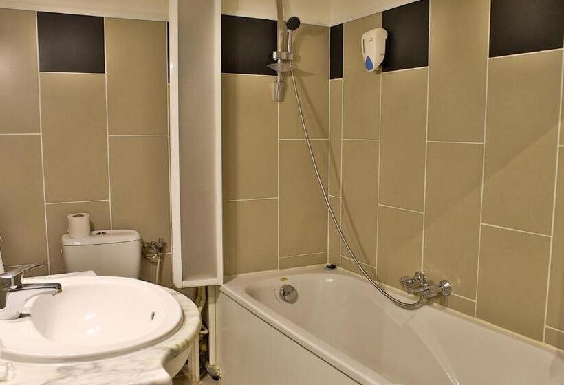 اتاق استاندارد سه نفره, Les Lavandes