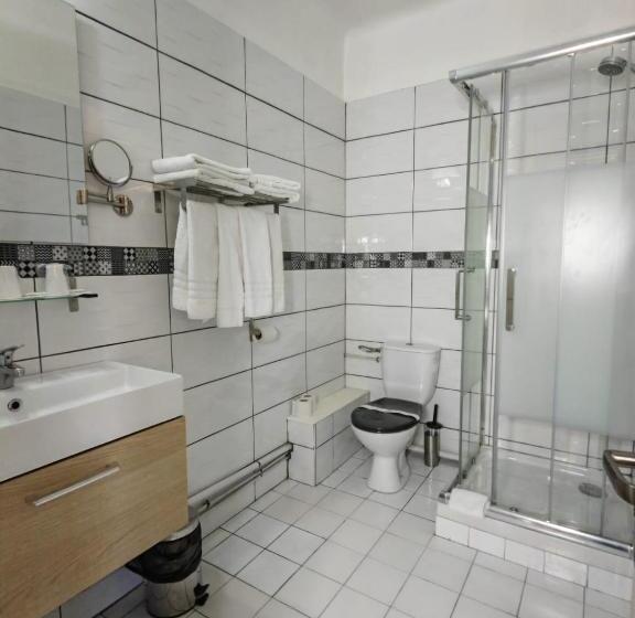 اتاق استاندارد چهار تخته, Les Lavandes