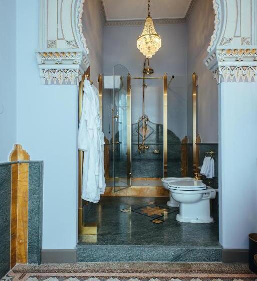 Suite with lake view, Relais & Chateaux Villa Crespi