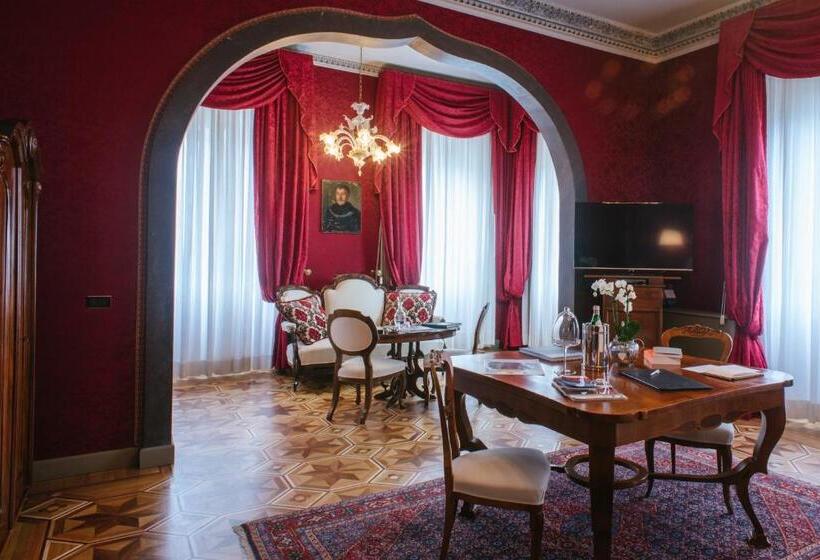 جناح مطل على البحيرة, Relais & Chateaux Villa Crespi