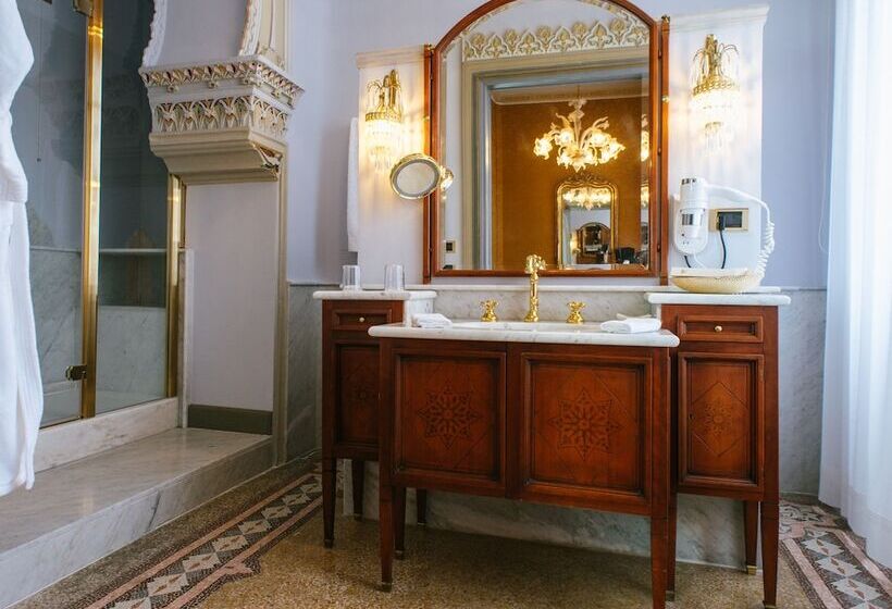 جناح إدارى, Relais & Chateaux Villa Crespi