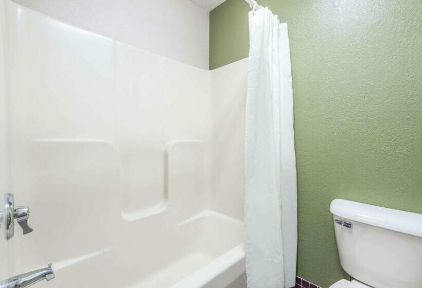 غرفة قياسية, Super 8 By Wyndham Madison In