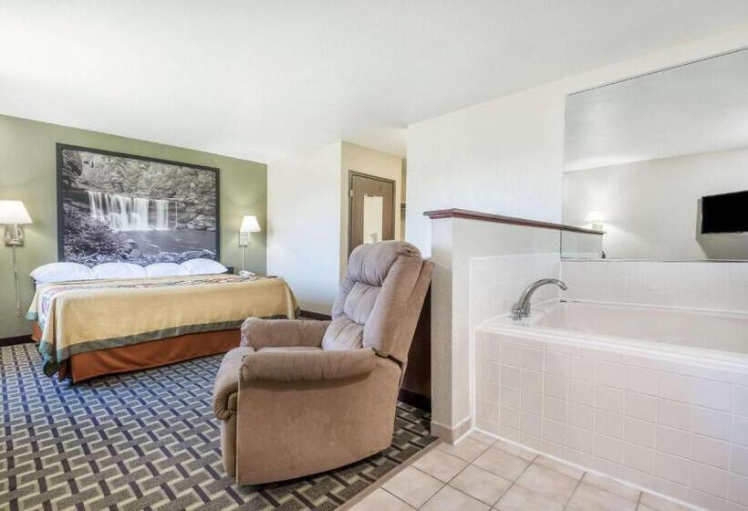 Люкс Deluxe Кровать Кинг, Super 8 By Wyndham Madison In