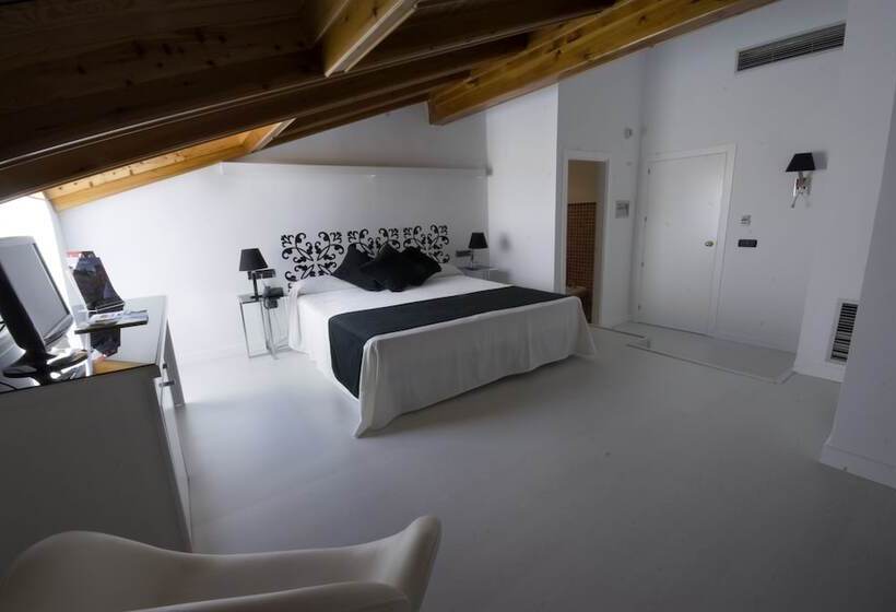 标准间, Teruel Plaza