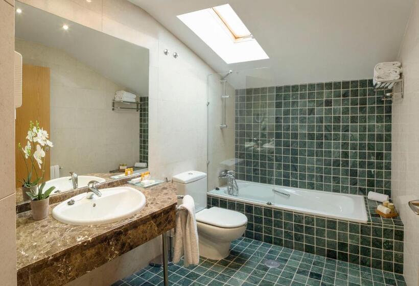 Номер Стандарт, Torre De Sila