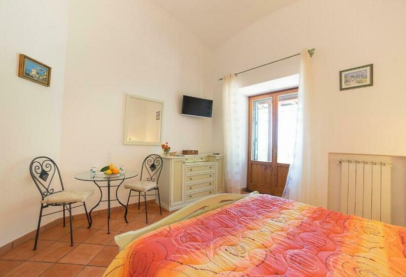 اتاق استاندارد با چشم‌انداز دریا, Montagnella Relax