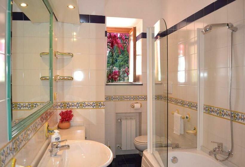 اتاق استاندارد با چشم‌انداز دریا, Montagnella Relax