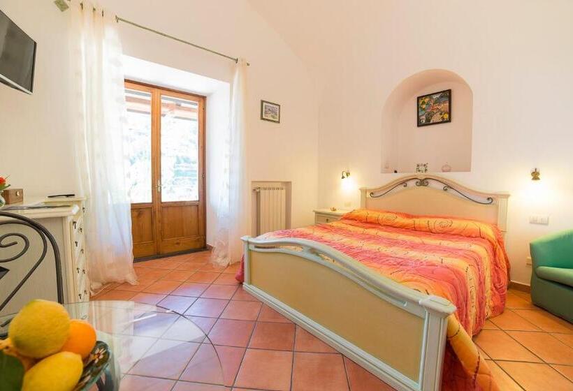 اتاق استاندارد با چشم‌انداز دریا, Montagnella Relax