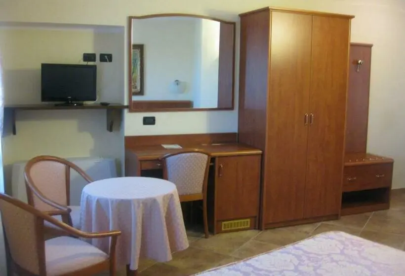 バルコニー付きスタンダードルーム, Albergo Giardino
