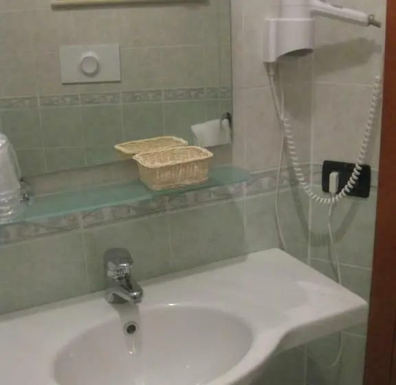 バルコニー付きスタンダードルーム, Albergo Giardino