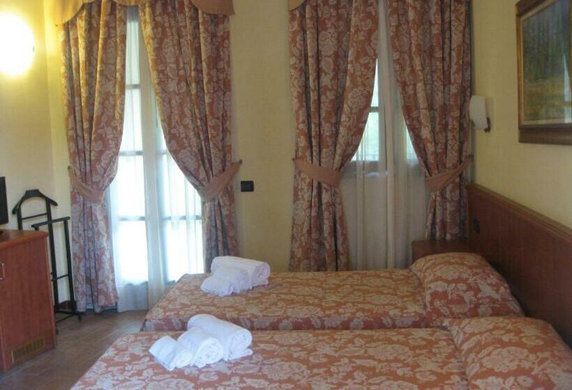 Номер Стандарт с Балконом, Albergo Giardino
