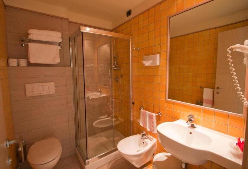 חדר דלוקס נוף לים, Gabbiano