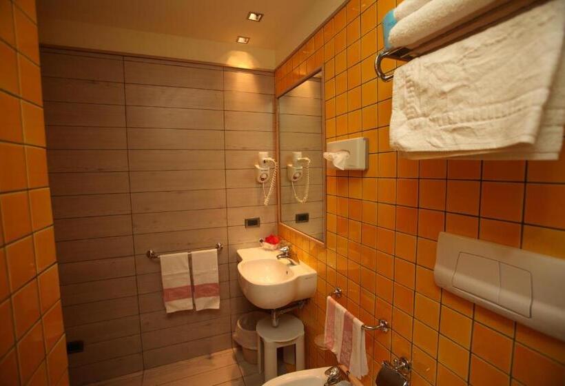 חדר סטנדרט נוף לגינה, Gabbiano