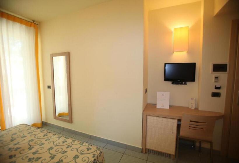 חדר סטנדרט נוף לגינה, Gabbiano