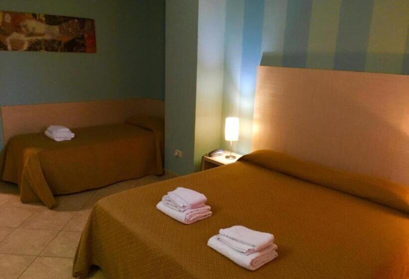 Номер Стандарт Трехместный, Villa Mare