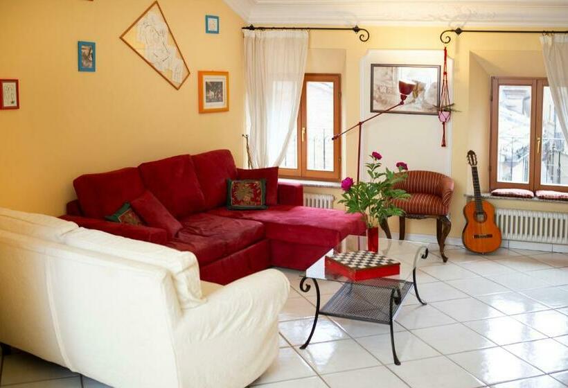 家庭海景房, Porta Marina