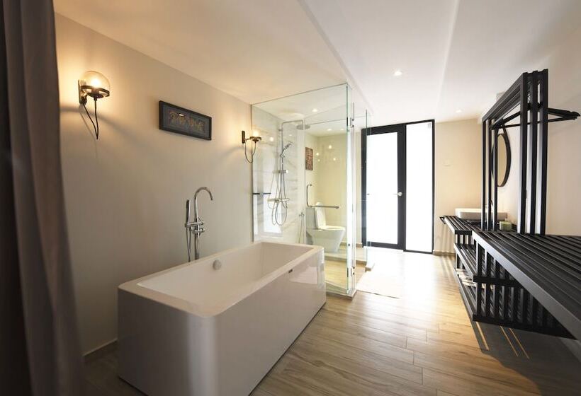 家庭间, 38pc Boutique