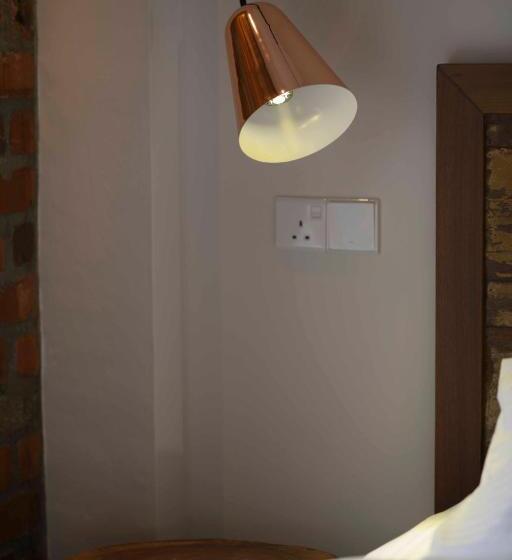 小型套房带阳台, 38pc Boutique