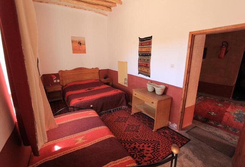 חדר סטנדרט לשלושה עם טרסה, Ayouze Auberge