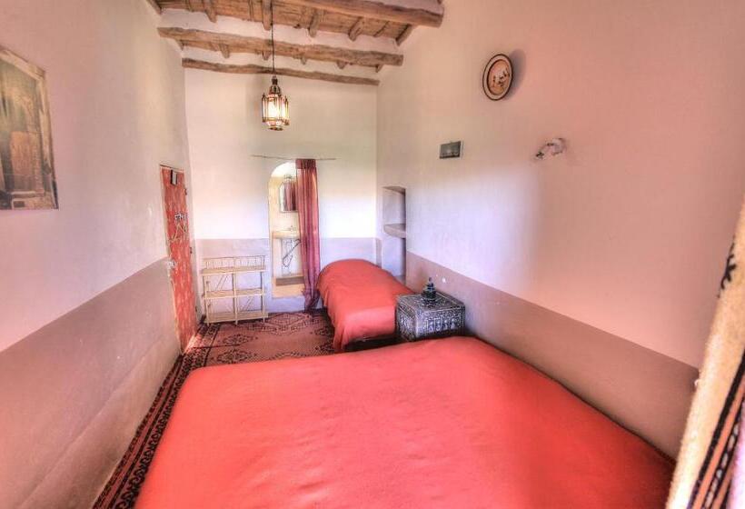 חדר סטנדרט לשלושה עם טרסה, Ayouze Auberge