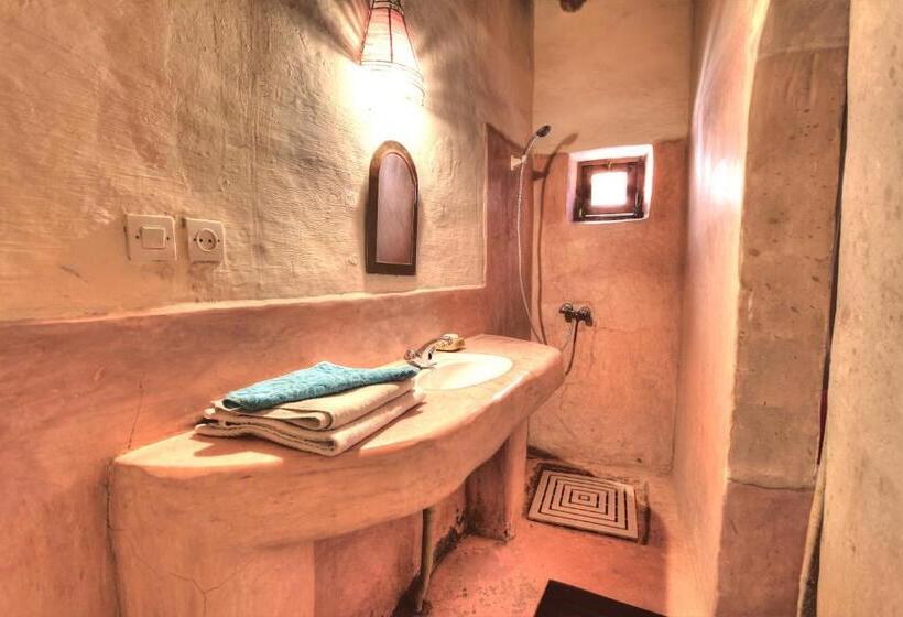 חדר סטנדרט לארבעה, Ayouze Auberge