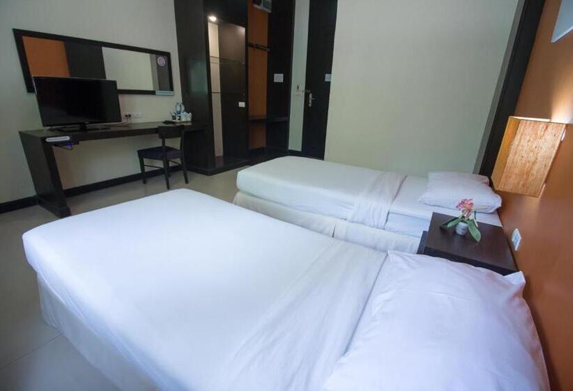 חדר סופריור, Jumbo House