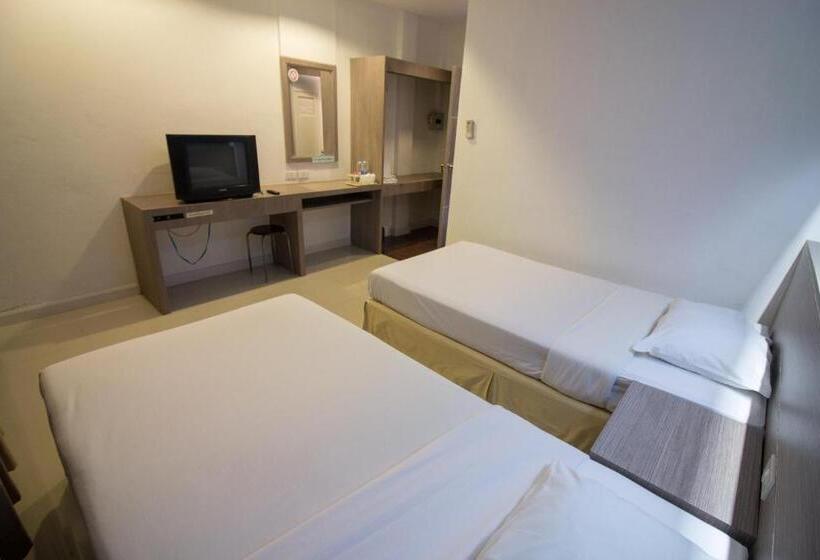 חדר דלוקס, Jumbo House