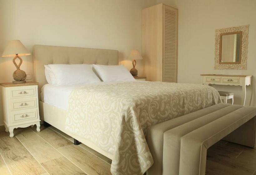 جناح مطلّ علي البحر, Theasis Luxury Suites