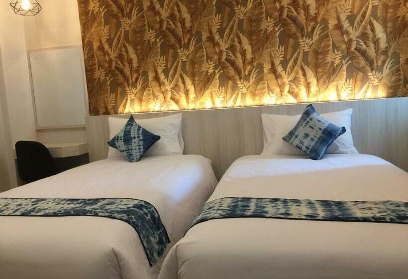 デラックスルーム, Ud Capital