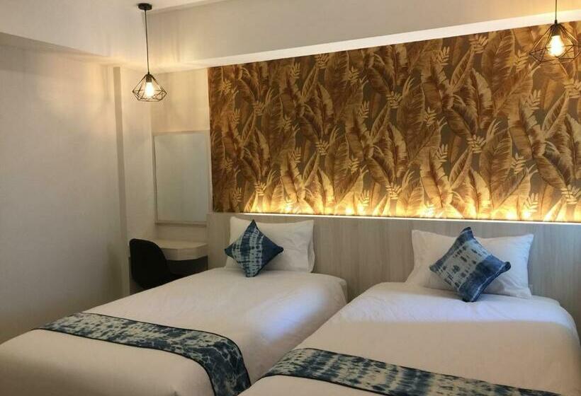 デラックスルーム, Ud Capital