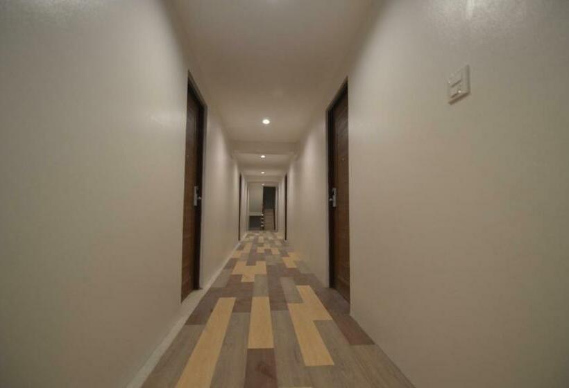 デラックスルーム, Ud Capital