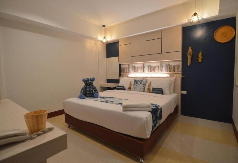 デラックスルーム, Ud Capital