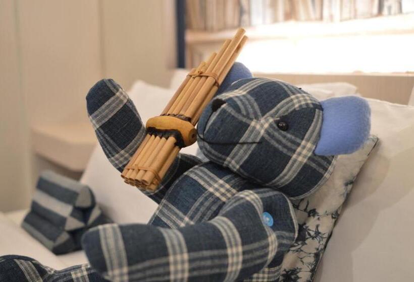 デラックスルーム, Ud Capital